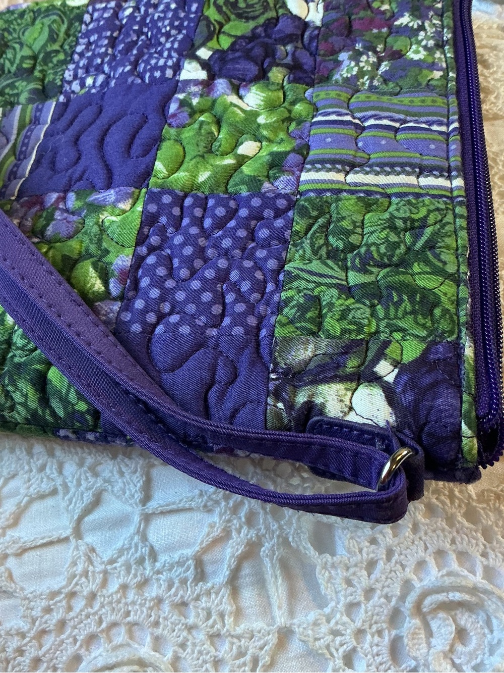 Donna Sharp Purple & Green Quilted Crossbody Bag - Picture 9 of 9